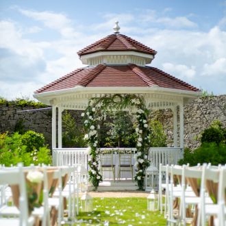 Garden Pavillion, Weddings Outdoor Ceremony at County Arms, Birr (7)